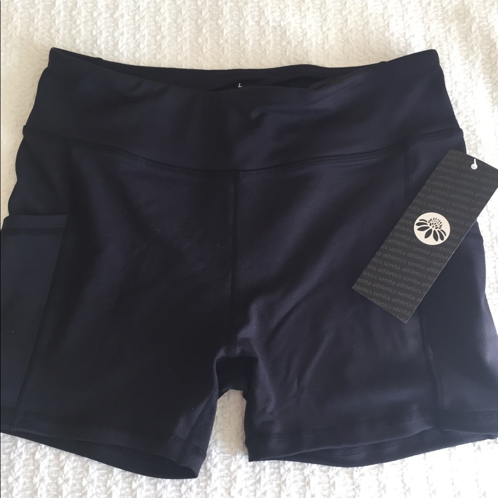 NWT Senita shorts w/ pockets! Similar to Nike Pro!